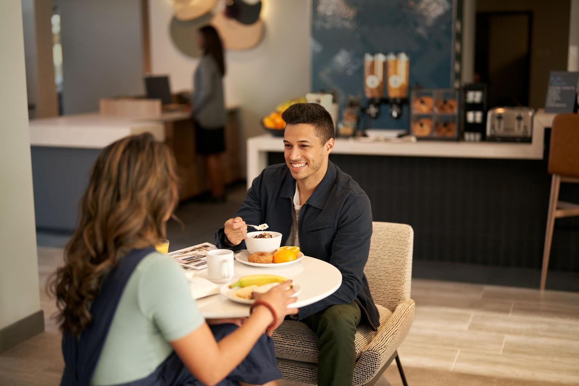 Atwell Suites - Denver Airport Tower Road By Ihg Eksteriør bilde